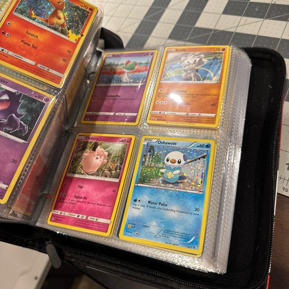 Pokémon Binder-Nearly Full - Picture 12 of 17